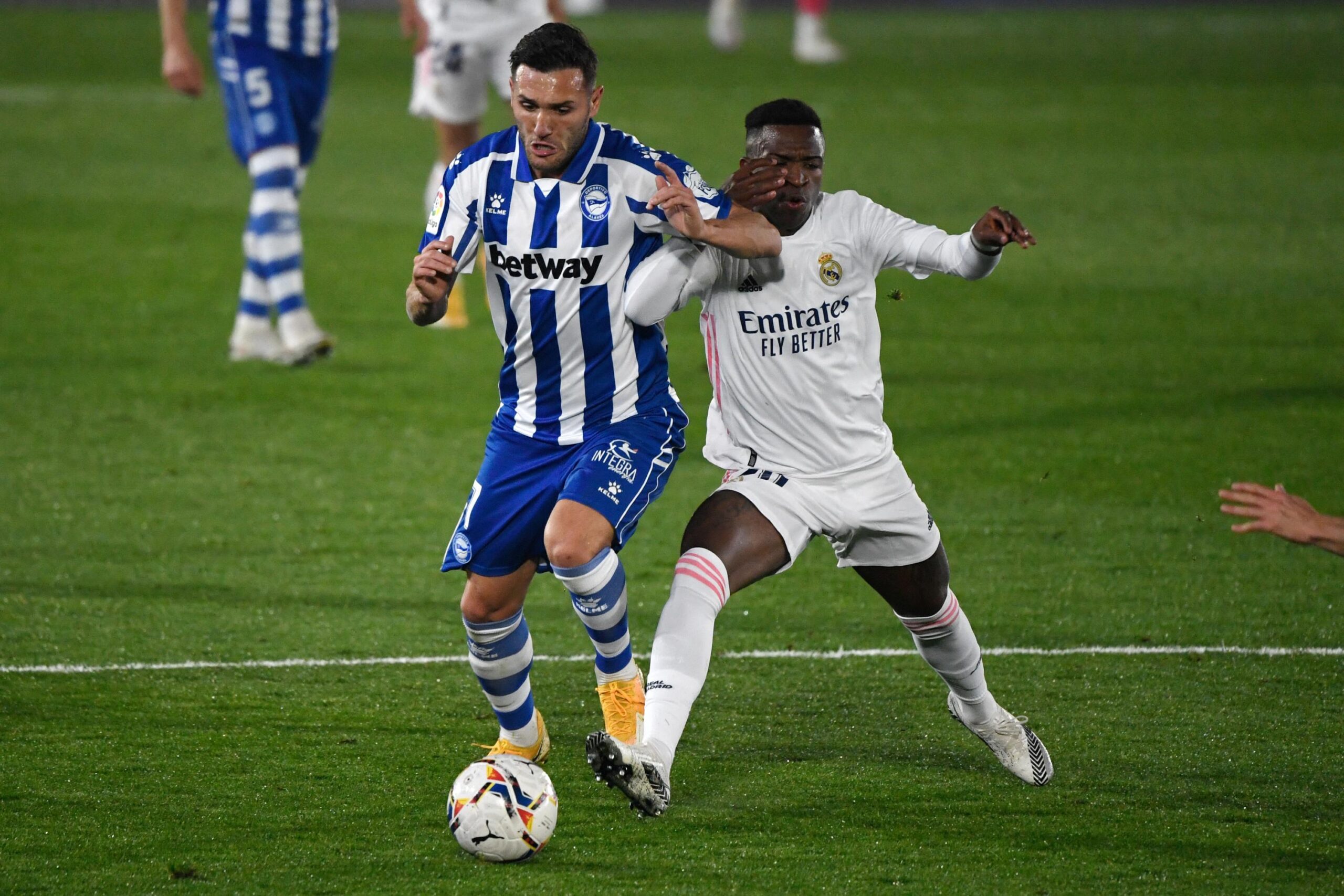 Foot : phobique de l’avion, ce joueur fait 1700 km en voiture et change de club pour éviter les trajets aériens